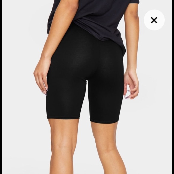 **SOLD** Pretty Little Thing Black Biker Shorts - Picture 2 of 4